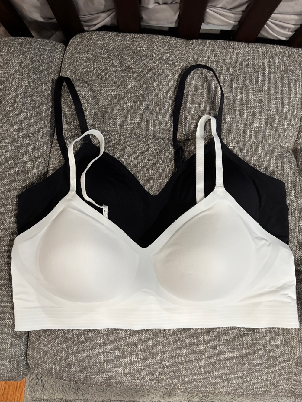 SO Two-Pack Wireless Bralette in White and Black NWOT